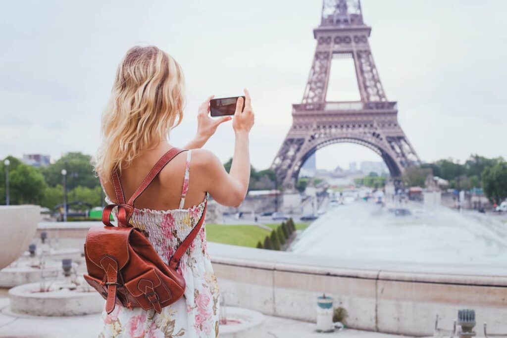 solo female travel europe Paris